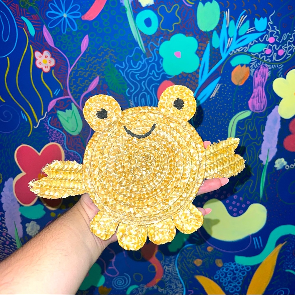 Crab straw clutch